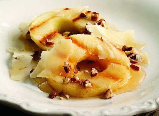<strong>Get the <a href="http://www.huffingtonpost.com/2011/10/27/grilled-apples-with-chees_n_1056484.html" target="_hplink">Grilled Apples with Cheese and Honey recipe</a></strong>