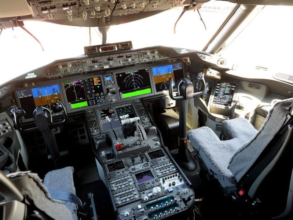 The cockpit of a Boeing 787 jet.