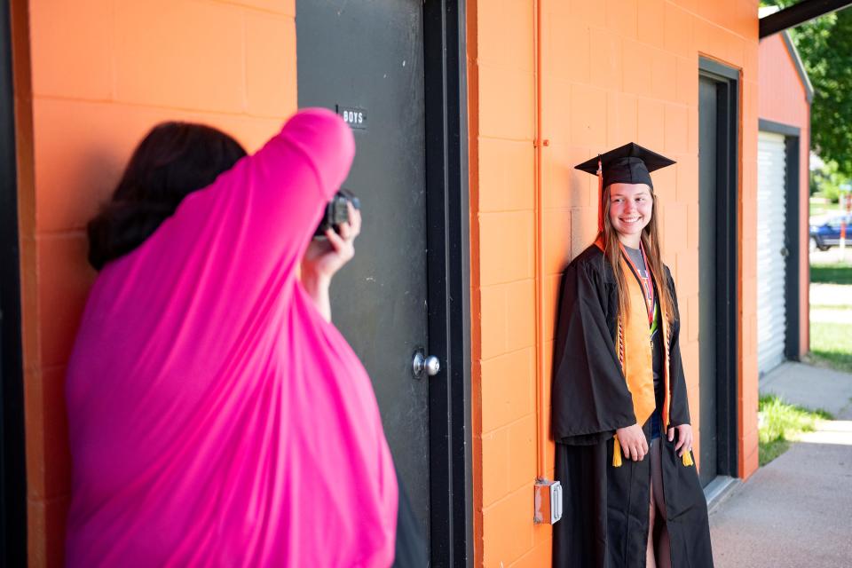 Elizabeth Barrett, a teacher at Spalding Park Elementary School in Sioux City, Iowa, has been offering free photo sessions to 2020 graduates in the Tri-state region, including Abby Alter of East High School in Sioux City.