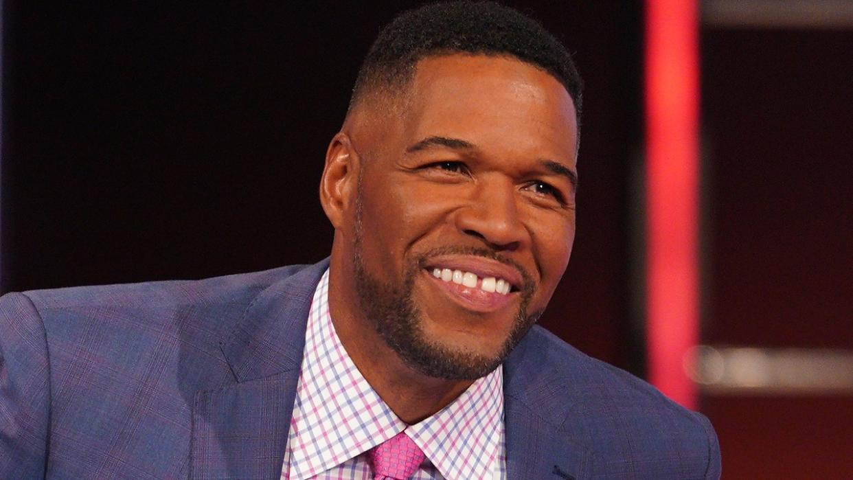  Michael Strahan in The $100,00 Pyramid. 