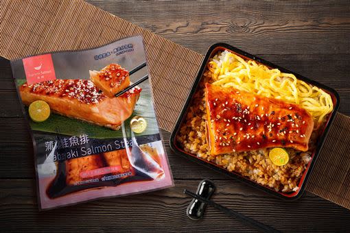 美威鮭魚推出在家也能夠輕鬆料理的簡單料理包。（圖／業者提供）