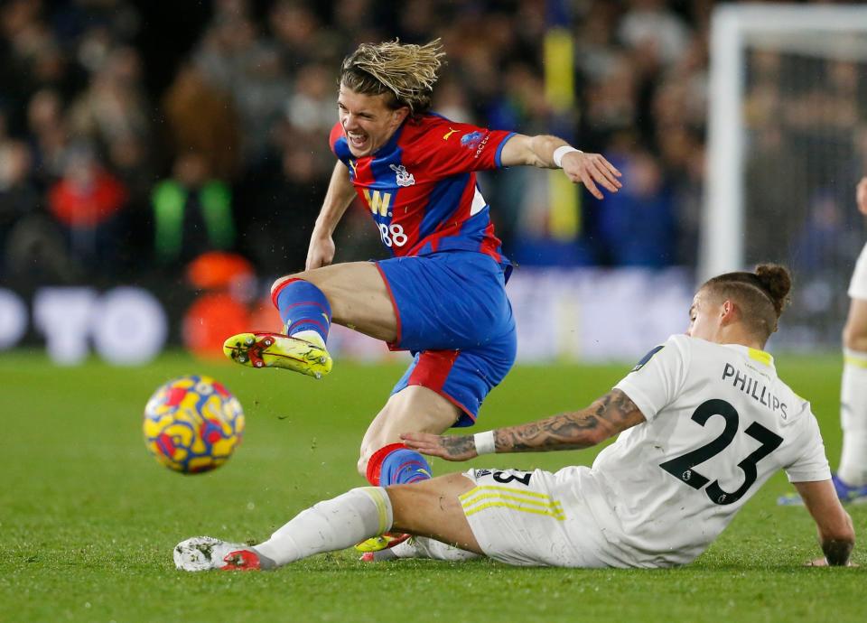 Crystal Palace's Conor Gallagher in action with Leeds United's Kalvin Phillips  - REUTERS/Craig Brough