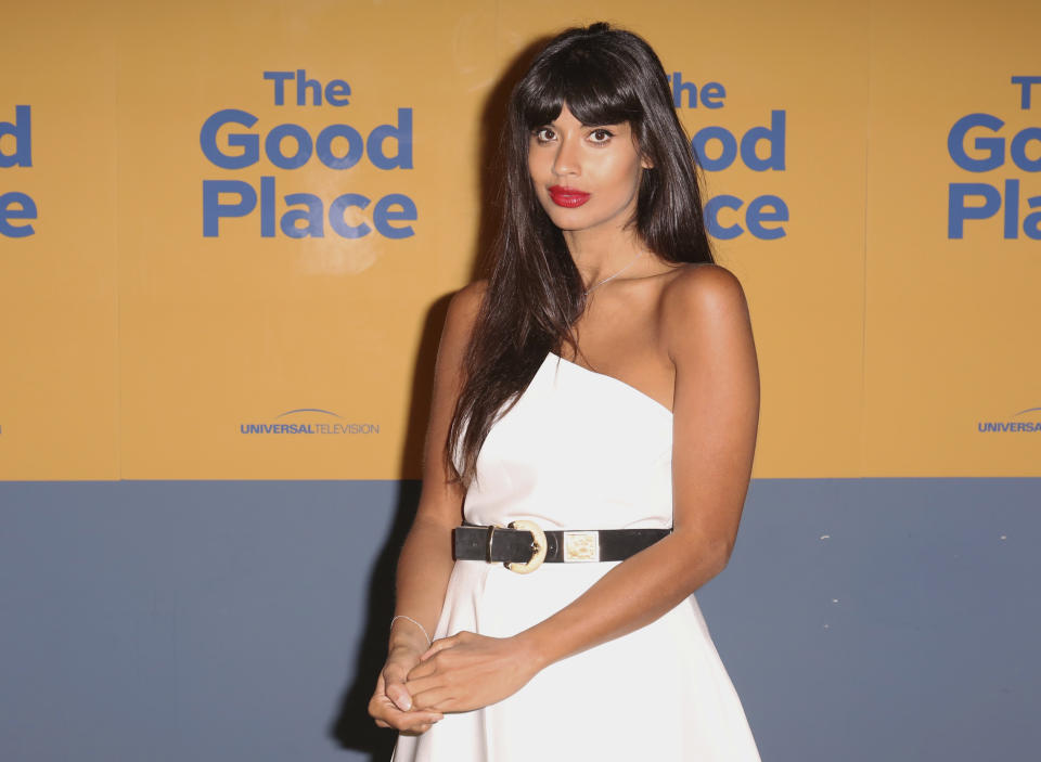 Jameela Sex - The Good Place's Jameela Jamil Blames Porn And Music Videos For Consent  Issues Following Aziz Ansari Allegations