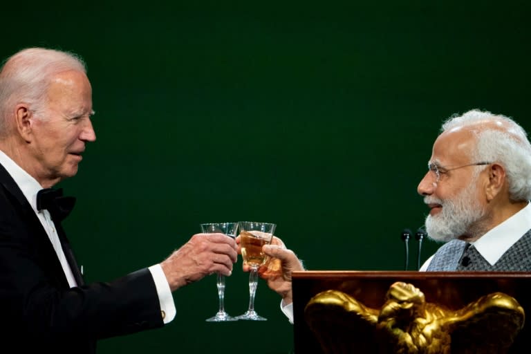 El presidente de EEUU, Joe Biden, y el primer ministro indio, Narendra Modi, brindan durante la cena de Estado en honor del segundo celebrada el 22 de junio de 2023 en la Casa Blanca, en Washington (Stefani Reynolds)