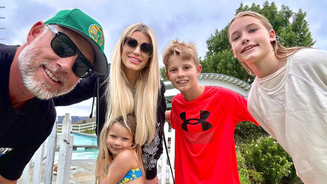 Jessica Simpson celebrates milestone anniversary with Eric Johnson