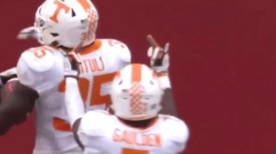 Rashaan Gaulden thought it was a good idea to flip off the Alabama crowd after his team trimmed the lead to just 28-7. (Screen shot)