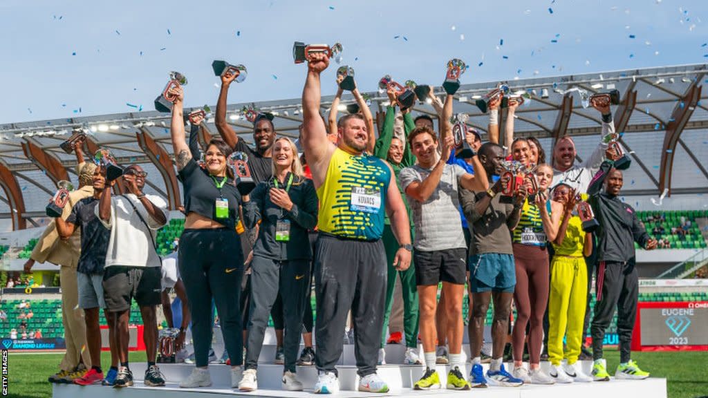 The 2023 Diamond League champions lift their trophies