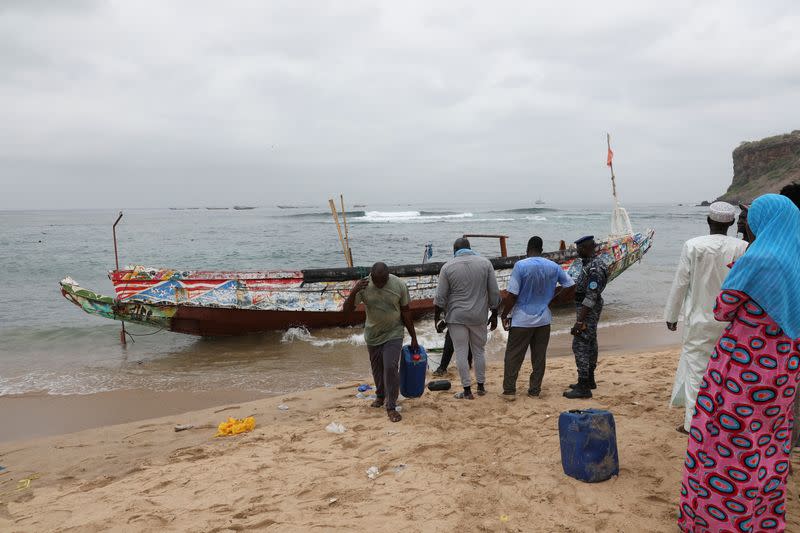 Several migrants drowned offshore Dakar