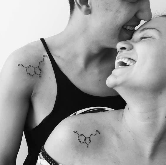 <p>Ganz schön clever: Serotonin sorgt im menschlichen Körper – und bei diesem Paar – für innere Ruhe und Zufriedenheit.<br>(Foto: Instagram/@mari.zaragoza_tpm) </p>