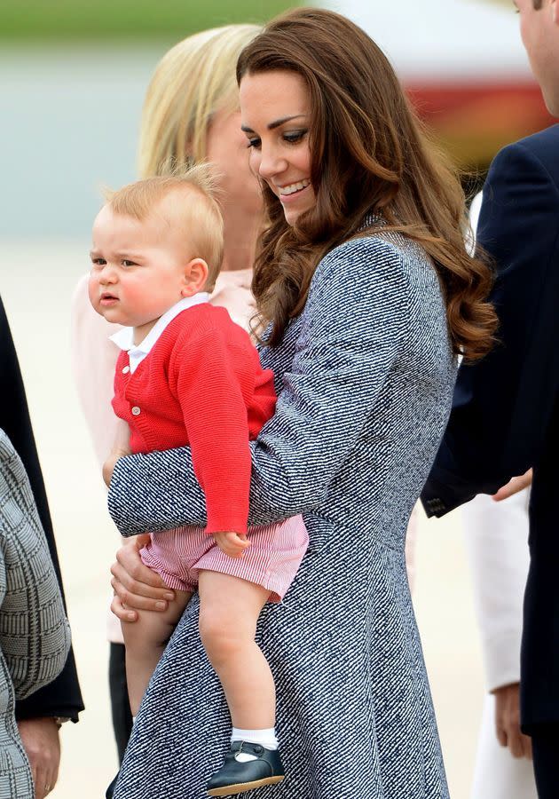 Honnêtement, le prince George a assuré le look « aéroport » chic durant cette visite officielle. 