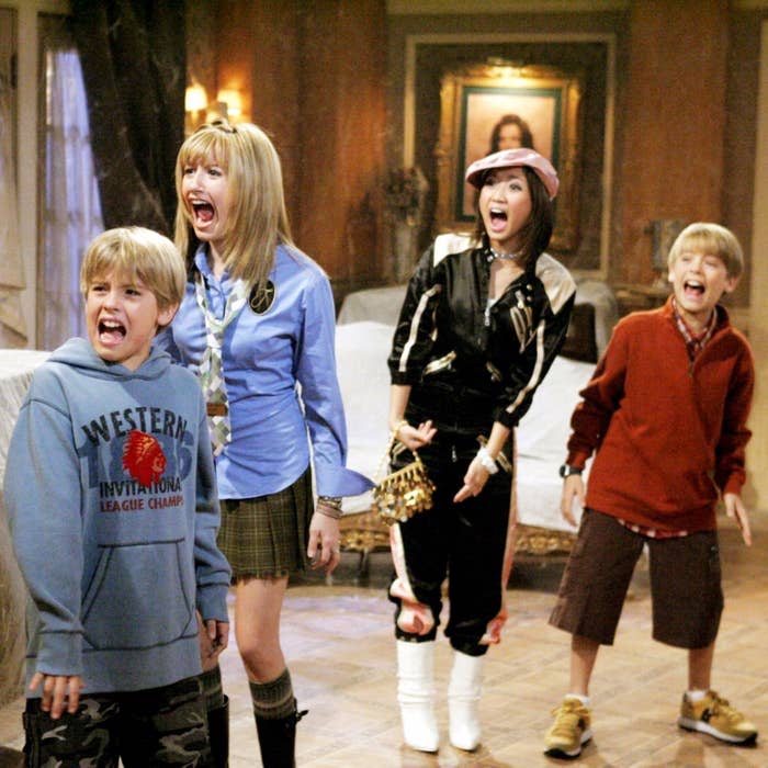 Dylan Sprouse, Ashley Tisdale, Brenda Song, and Cole Spouse screaming