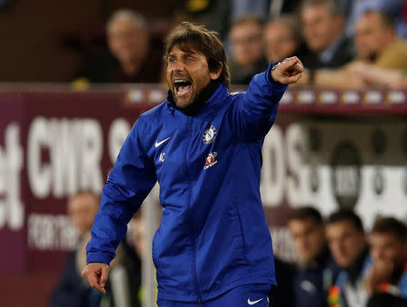 Soccer Football - Premier League - Burnley vs Chelsea - Turf Moor, Burnley, Britain - April 19, 2018 Chelsea manager Antonio Conte REUTERS/Andrew Yates