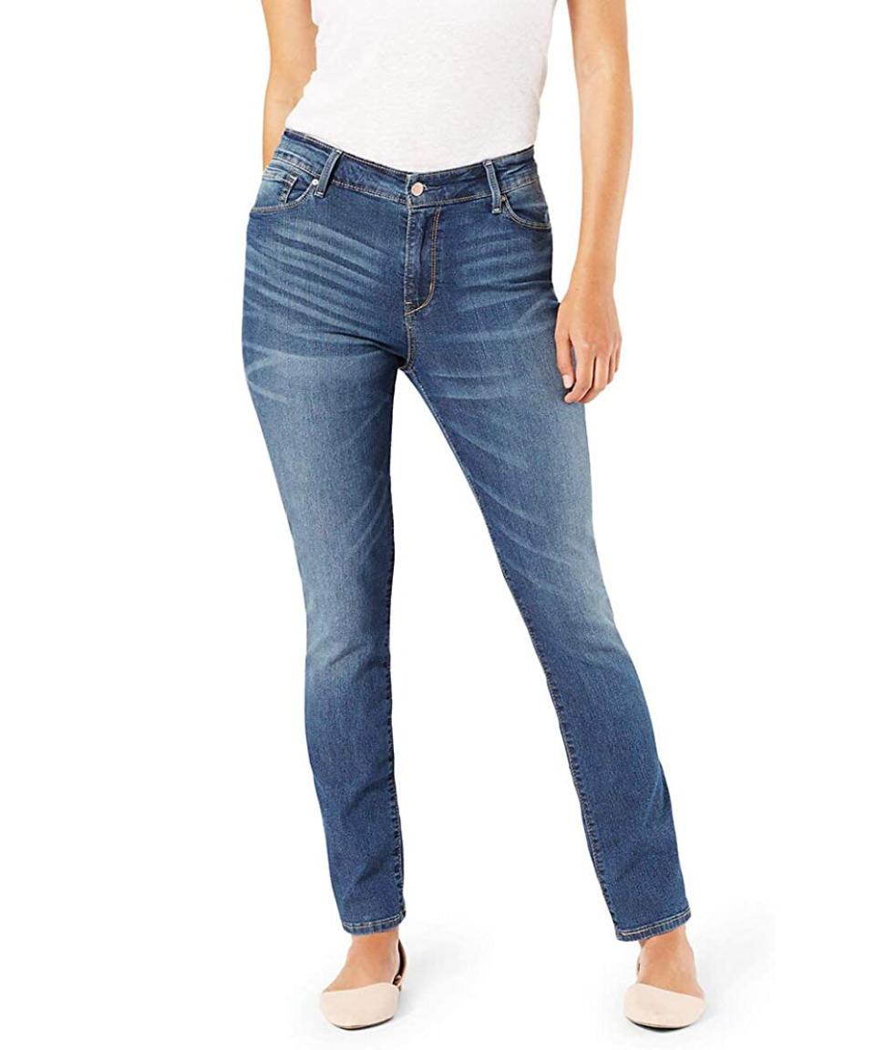 The 9 Best Jeans for Short Women, According to Reviews