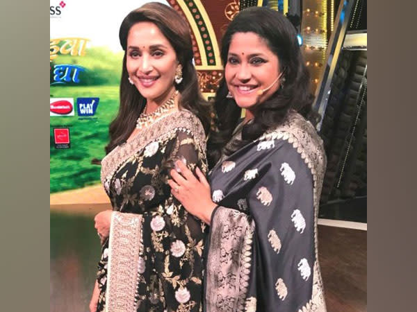 Madhuri Dixit, Renuka Shahane (Image source: Twitter)