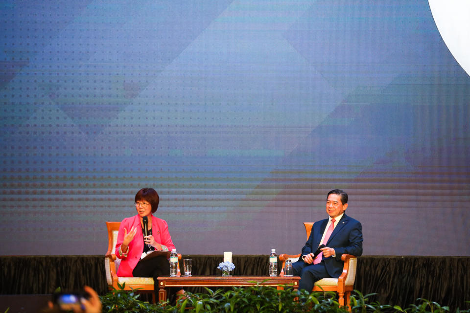 H.E. Dato Dr Mohd Amin Liew Abdullah (right), Minister at The Prime Minister's Office and Minister of Finance and Economy II, Brunei, in the Fireside Chat moderated by Prof Annie Koh, Professor Emeritus of Finance (Practice), Singapore Management University, at the 2nd ASEAN Digital Public Health Conference.