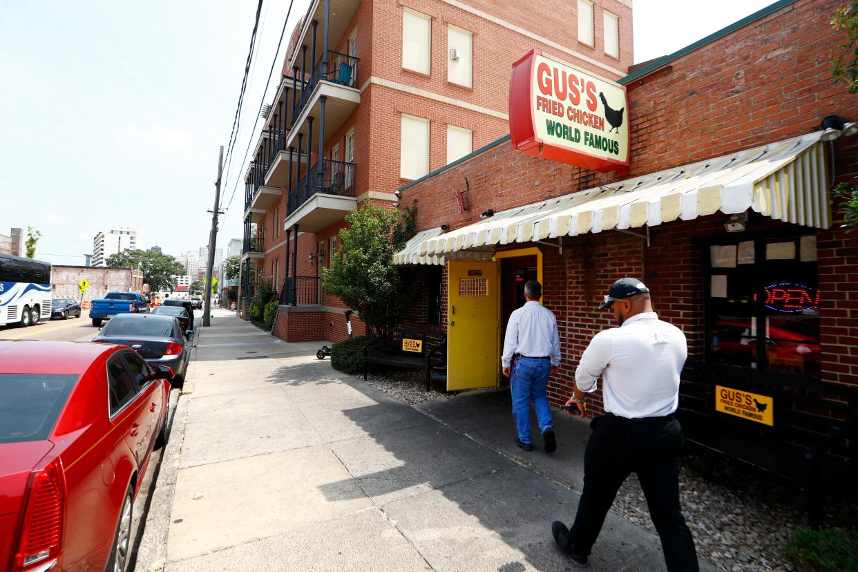 Gus’s World Famous Fried Chicken is a Memphis dining tradition.