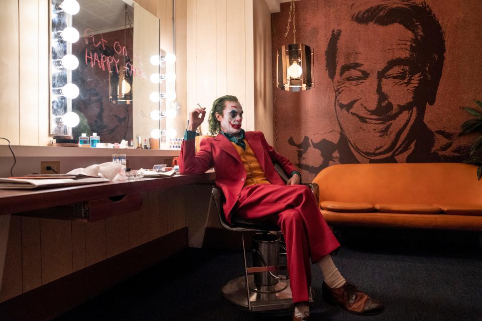 Joaquin Phoenix is a transformed man, going from troubled outcast to self-confident miscreant in "Joker."