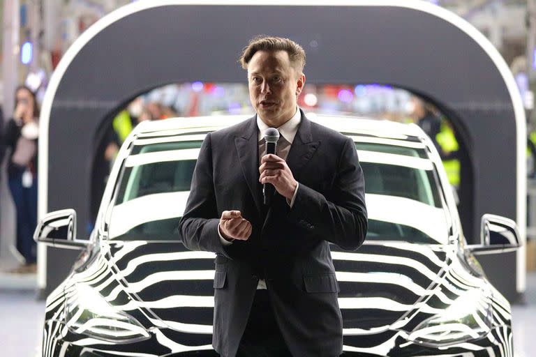 Elon Musk durante la apertura de la fábrica de coches de Tesla en Alemania.