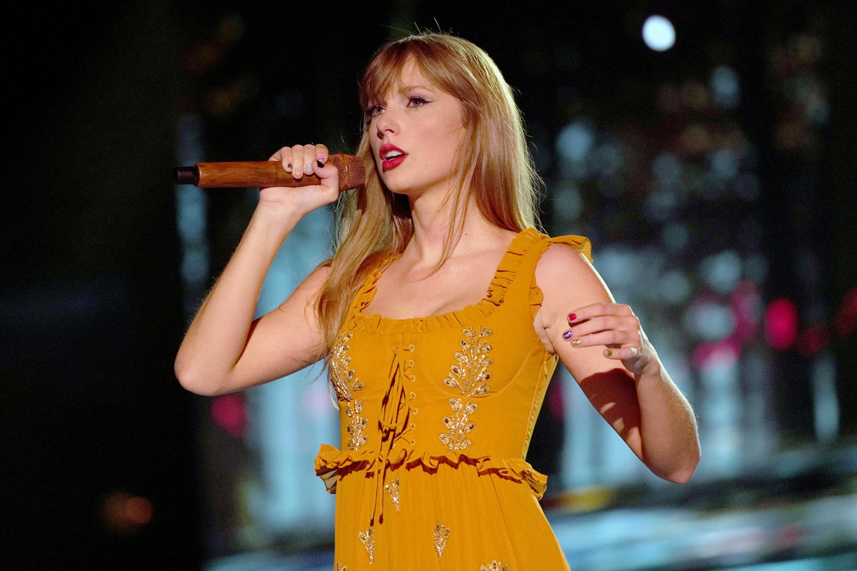 Taylor Swift thanks fans for helping make 'Cruel Summer' a single