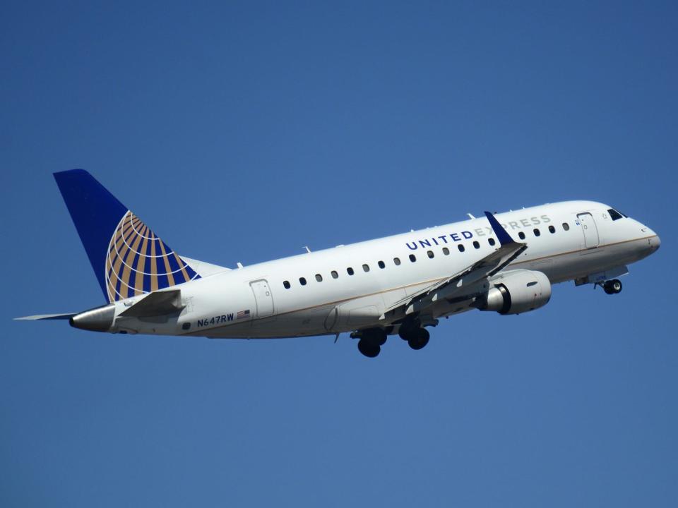 United Airlines Embraer E175