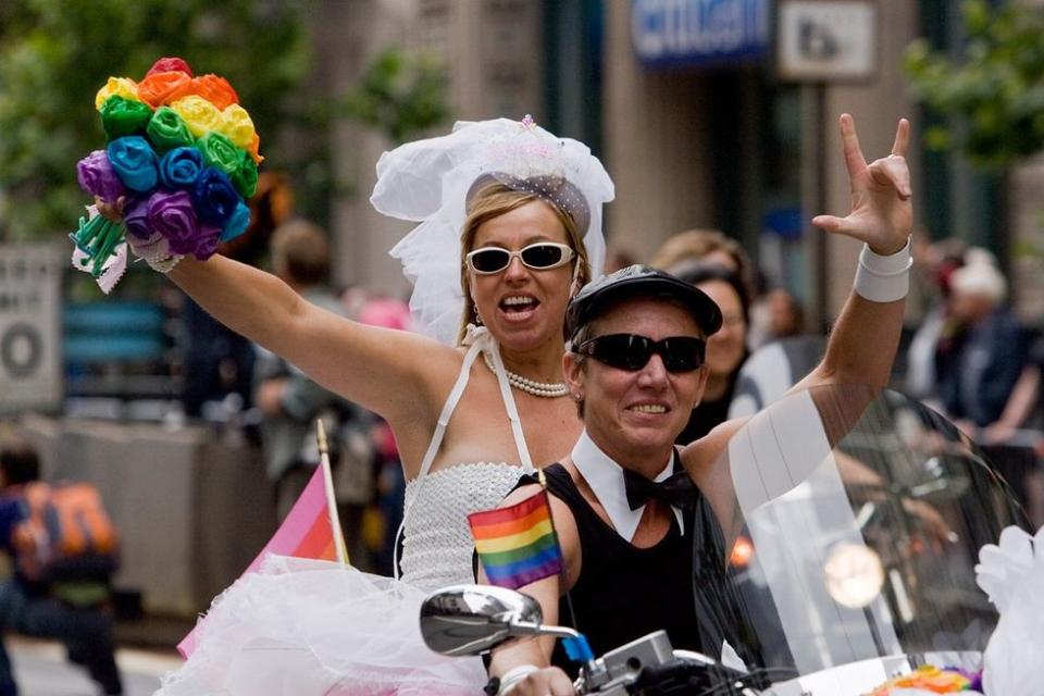 photo gallery Dyke Marches Dykes on Bikes worldwide through history