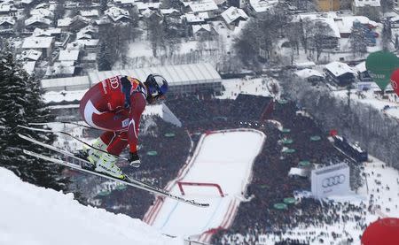 Aksel Lund Svindal of Norway skis during the men's Alpine Skiing World Cup downhill race in Kitzbuehel, Austria, January 23, 2016. REUTERS/Dominic Ebenbichler