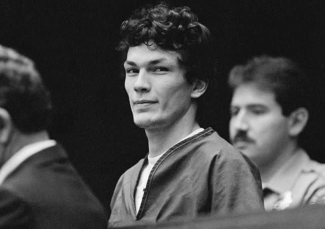 <p>Bettmann</p> Richard Ramirez appears in court on October 9, 1985.