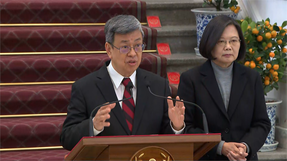 副總統陳建仁一同出席敞廳談話。