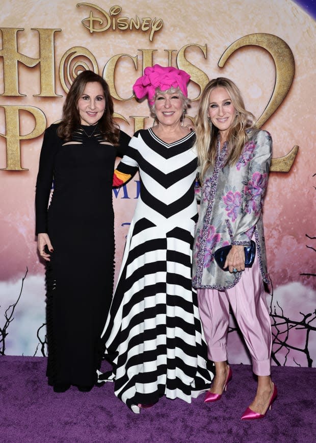 NEW YORK, NEW YORK - SEPTEMBER 27: (L-R) Kathy Najimy, Bette Midler and <a href="https://parade.com/1150411/jessicasager/sarah-jessica-parker-net-worth/" rel="nofollow noopener" target="_blank" data-ylk="slk:Sarah Jessica Parker;elm:context_link;itc:0;sec:content-canvas" class="link ">Sarah Jessica Parker</a> attend the Hocus Pocus 2 World Premiere at AMC Lincoln Square on September 27, 2022 in New York City. (Photo by Jamie McCarthy/Getty Images for Disney)<p><a href="https://www.gettyimages.com/detail/1428205411" rel="nofollow noopener" target="_blank" data-ylk="slk:Jamie McCarthy/Getty Images;elm:context_link;itc:0;sec:content-canvas" class="link ">Jamie McCarthy/Getty Images</a></p>