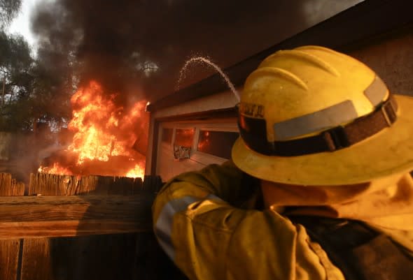 LA firefighter burning building 12-5-17