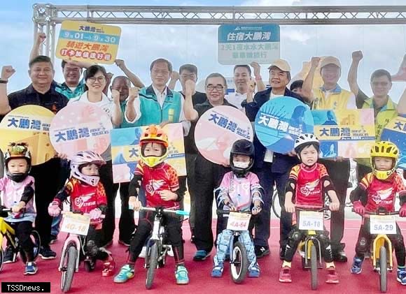 大鵬灣Bike tour 35路線單車活動，二日正式熱鬧登場。