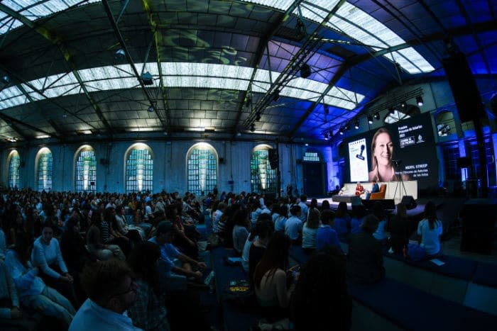 Meryl Streep en un acto con jóvenes en Oviedo