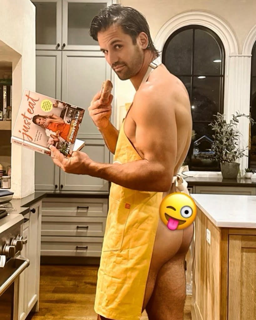 Eric Decker Strips Down to His Apron in Support of Jessie James