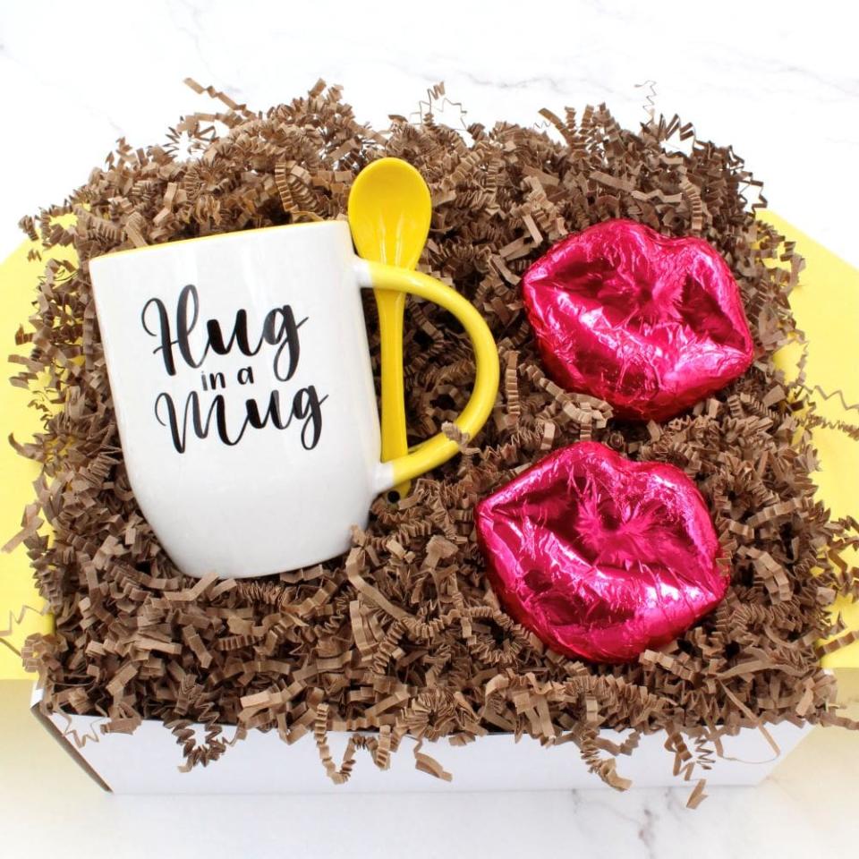 Ship Sunshine “Hugs and Kisses” Mug Gift Box