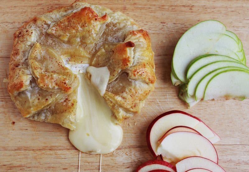 <strong>Get the <a href="http://www.abeautifulmess.com/2012/12/baked-brie.html" target="_blank">Baked Brie With Apples recipe</a> by A Beautiful Mess</strong>