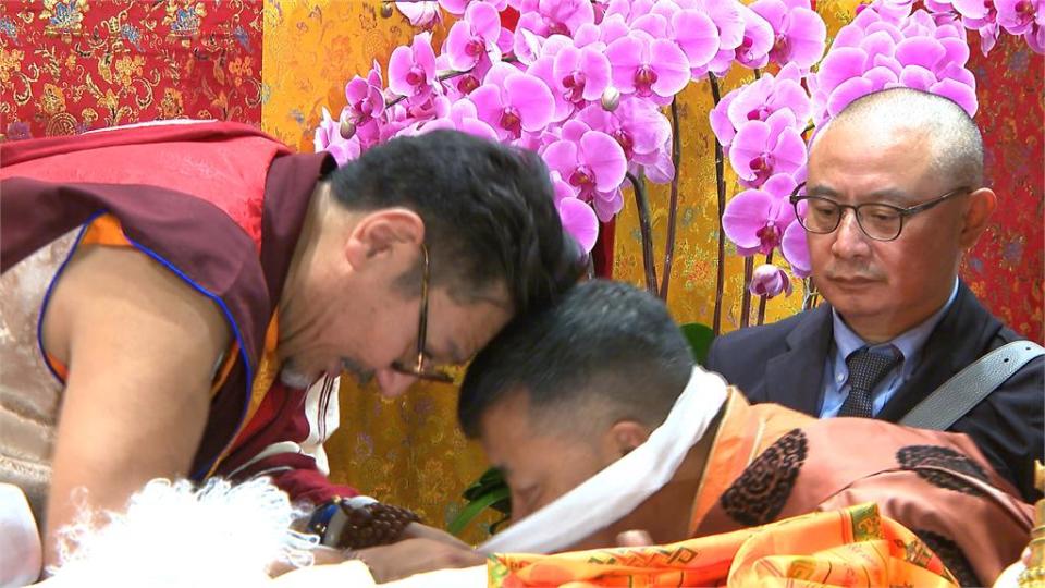 藏傳佛教最古老傳承之一　白玉秋竹法王榮任寧瑪巴掌教　逾2千僧俗共襄盛舉
