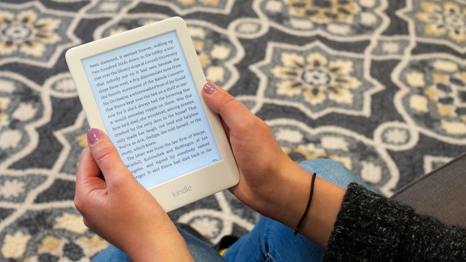 The cheapest Kindle finally has a backlight.
