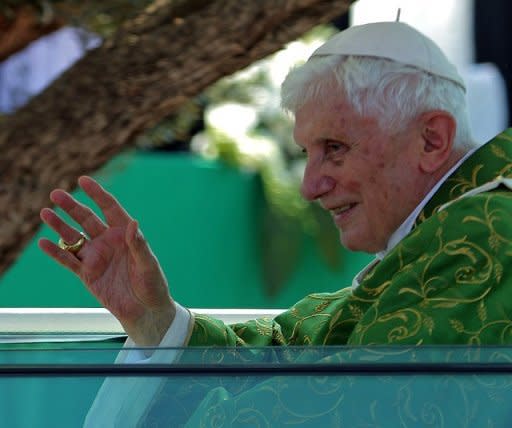 Pope Benedict XVI prayed on Sunday that Middle East leaders work towards peace and reconciliation, stressing again the central theme of his visit to Lebanon, whose neighbour Syria is engulfed in civil war