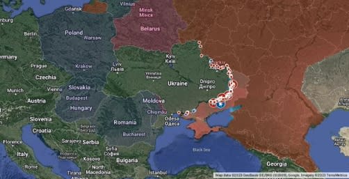 烏軍大反攻，在多個地點與俄軍激戰(畫宏圈處)。其中以扎波羅熱地區戰況最激烈。   圖 : 翻攝自推特