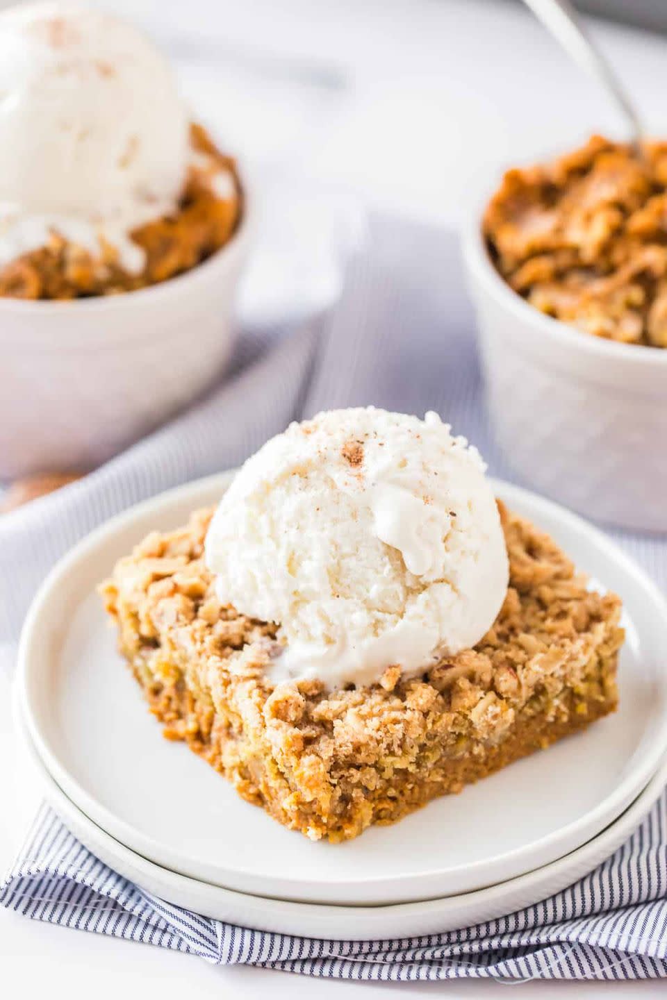 <p>While apple crisp is a perfect fall dessert, this pumpkin crisp is a fun twist to try. Serve it warm with a scoop of vanilla ice cream.</p><p><strong>Get the recipe at <a href="https://www.thecookierookie.com/pumpkin-crisp/" rel="nofollow noopener" target="_blank" data-ylk="slk:The Cookie Rookie;elm:context_link;itc:0;sec:content-canvas" class="link ">The Cookie Rookie</a>.</strong></p><p><strong><a class="link " href="https://go.redirectingat.com?id=74968X1596630&url=https%3A%2F%2Fwww.walmart.com%2Fsearch%2F%3Fquery%3Dwhisk&sref=https%3A%2F%2Fwww.thepioneerwoman.com%2Ffood-cooking%2Fmeals-menus%2Fg33565118%2Fpumpkin-dessert-recipes%2F" rel="nofollow noopener" target="_blank" data-ylk="slk:SHOP WHISKS;elm:context_link;itc:0;sec:content-canvas">SHOP WHISKS</a><br></strong></p>