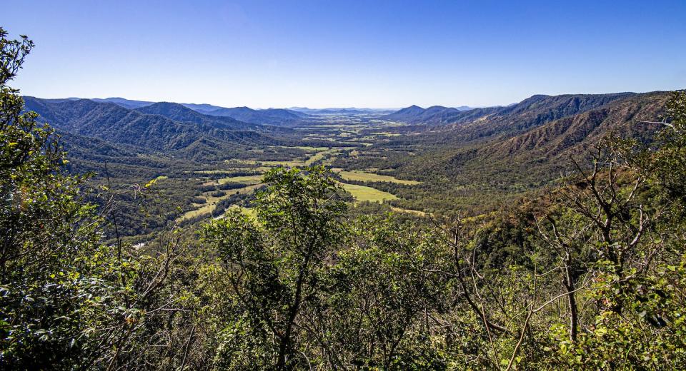 The world’s largest pumped hydro facility is planned for the Pioneer Valley, west of Mackay. Steven Penton/Flickr, <a href="http://creativecommons.org/licenses/by/4.0/" rel="nofollow noopener" target="_blank" data-ylk="slk:CC BY;elm:context_link;itc:0;sec:content-canvas" class="link ">CC BY</a>