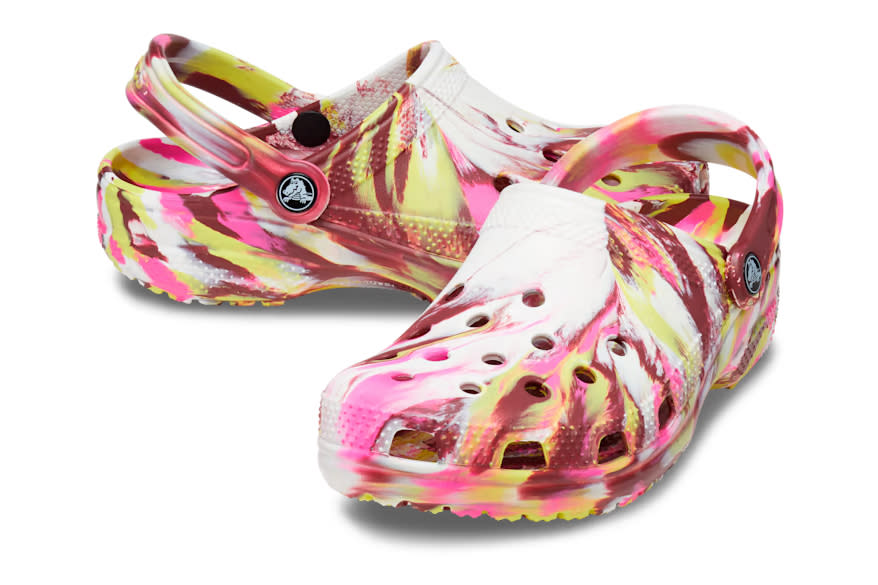 CLASSIC MARBLED CLOG - Electric Pink / Multi. (Photo: Crocs SG)