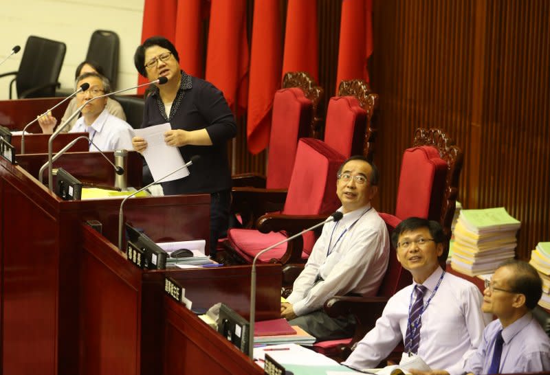20170524台北市議會對容積代金案，議員們議論紛紛.等待人數過半數，訴諸表決，市府挫敗。(陳明仁攝)