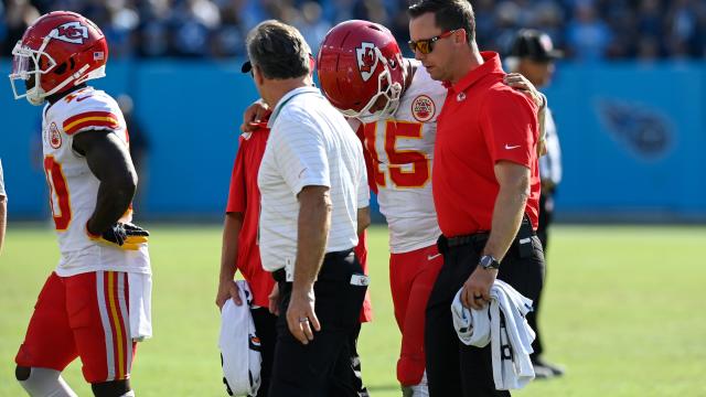 Patrick Mahomes Knocked Out of Game by a Knee Injury - The New York Times