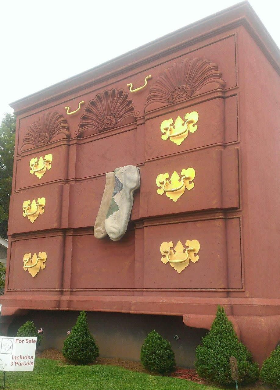 World’s Largest Chest of Drawers