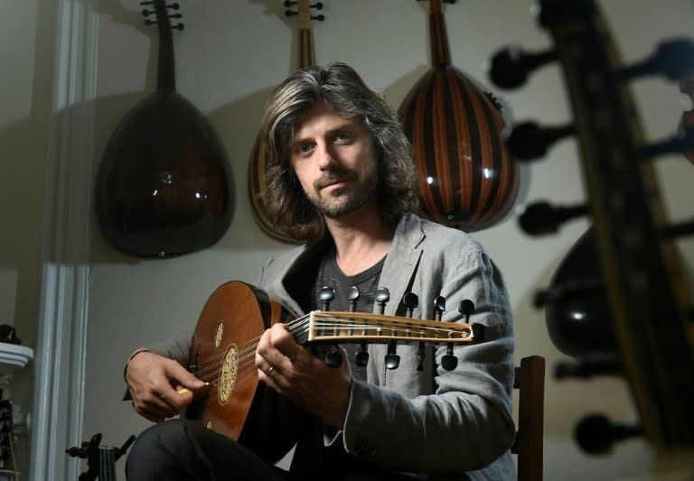 Belgian musician Tristan Driessens is one of the West's few masters of the oud, the oriental lute, and now works with refugees to preserve and develop their musical culture in their new host country