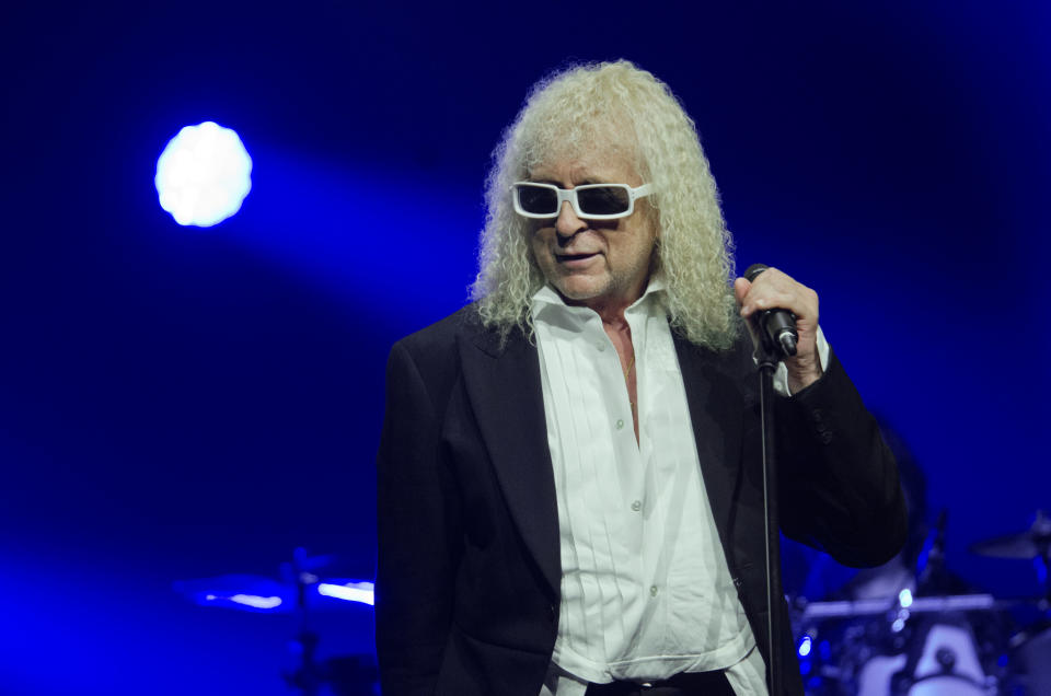 Le chanteur Michel Polnareff en concert live à 'Arena Becy' le 11 mai 2016, Paris, France. (Photo by Paul CHARBIT/Gamma-Rapho via Getty Images)