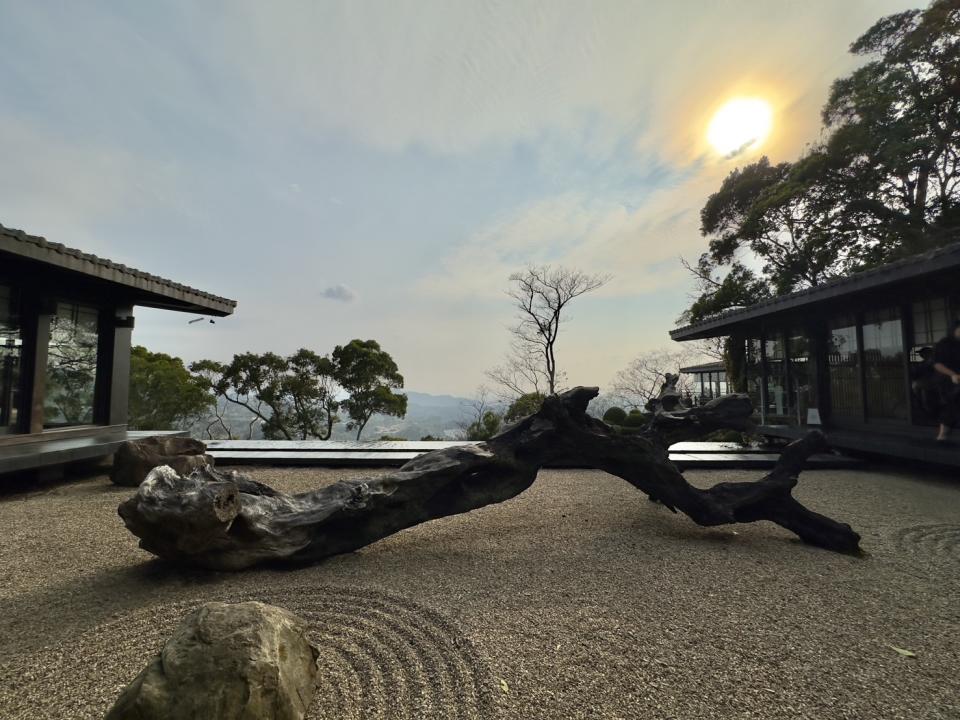 飛花落院