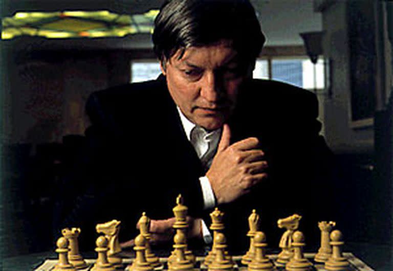 Anatoly Karpov, movido por el amor filial o por la generosa curiosidad infantil, hizo del ajedrez la pasión más importante de su vida