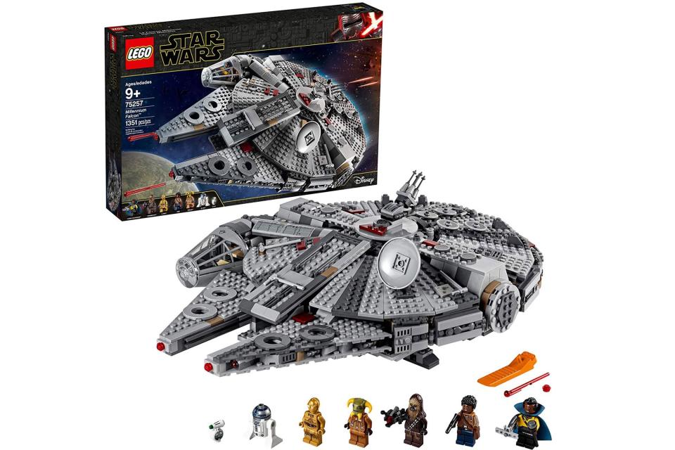 Millennium Falcon lego set